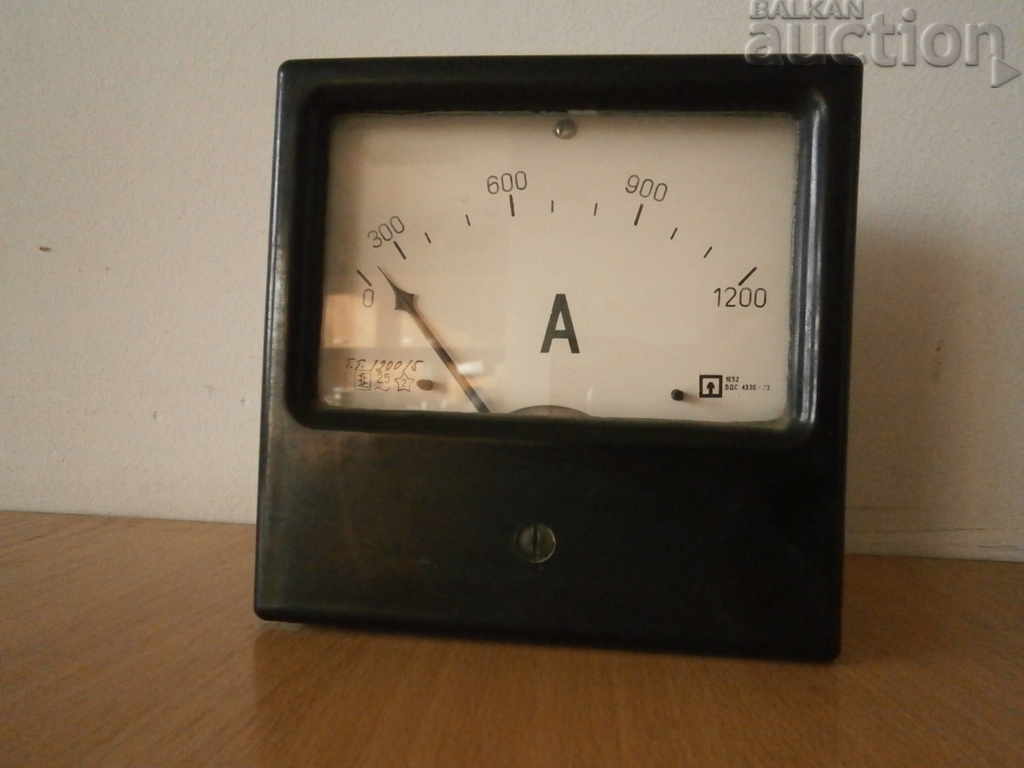 vintage large bakelite measuring instrument retro vintage with price 31.00 BGN | € 15.85