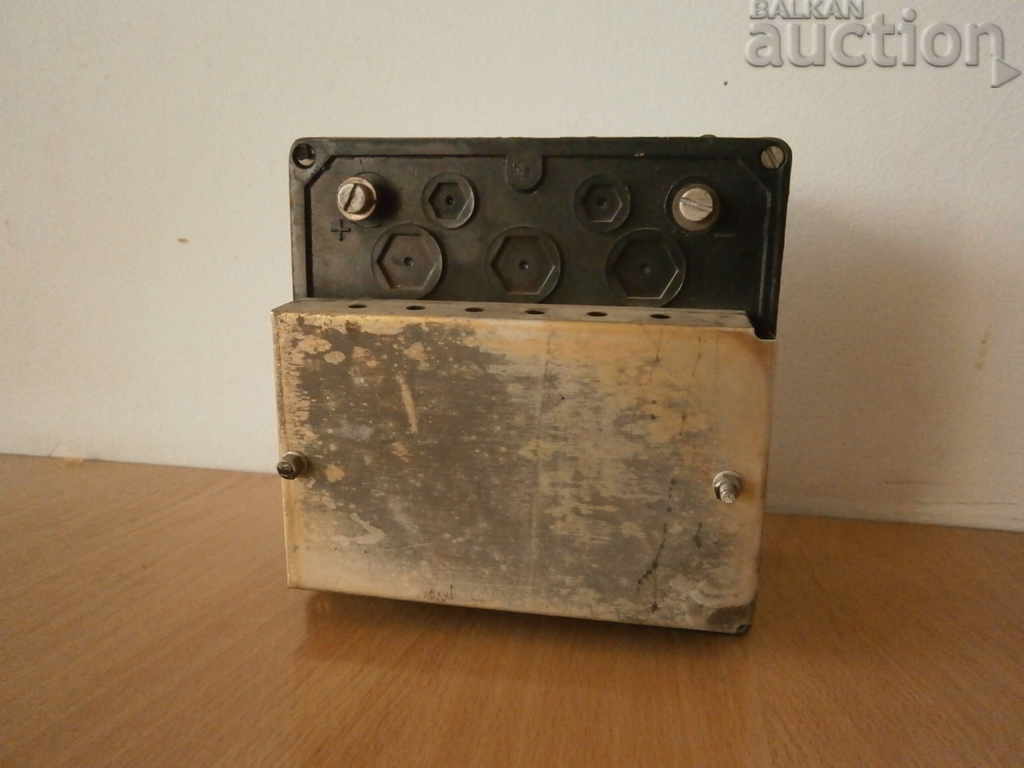 Delivery of vintage large bakelite measuring instrument retro vintage Delivery of vintage large bakelite measuring instrument retro vintage