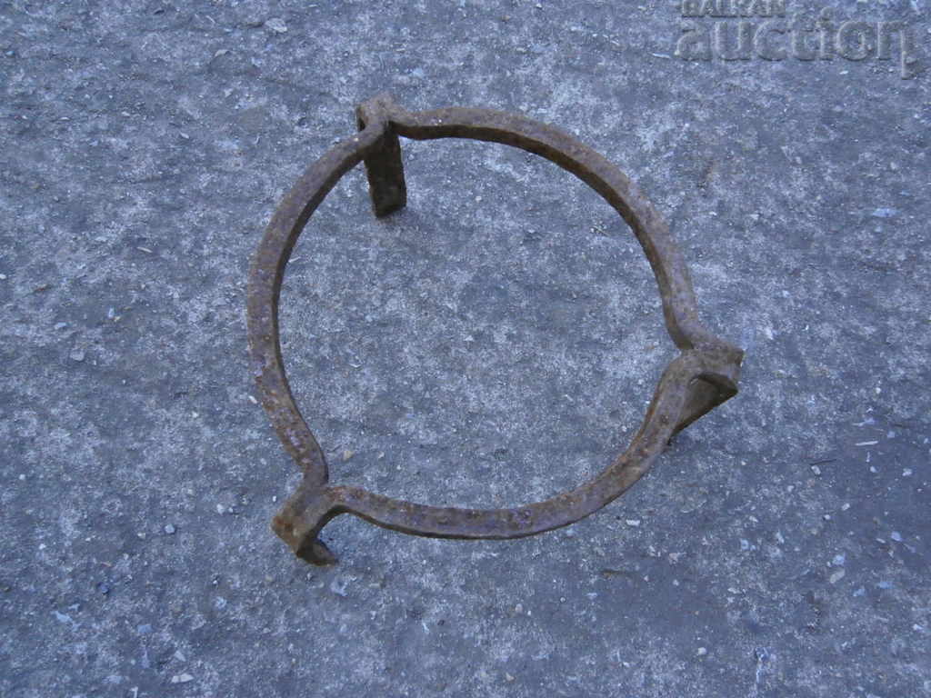 Saek, pistachio, wrought iron, hearth with price 31.00 BGN | € 15.85 Saek, pistachio, wrought iron, hearth with price 31.00 BGN | € 15.85