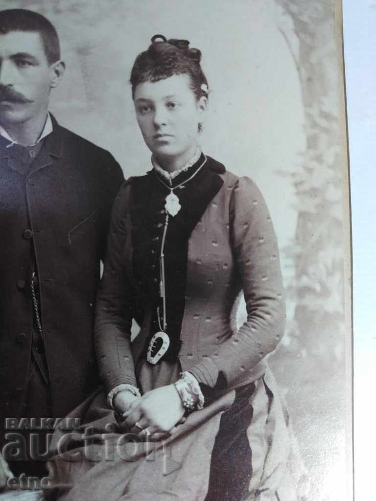 Auction ROYAL PHOTO CARDBOARD-CITY LADY 1886 Auction ROYAL PHOTO CARDBOARD-CITY LADY 1886