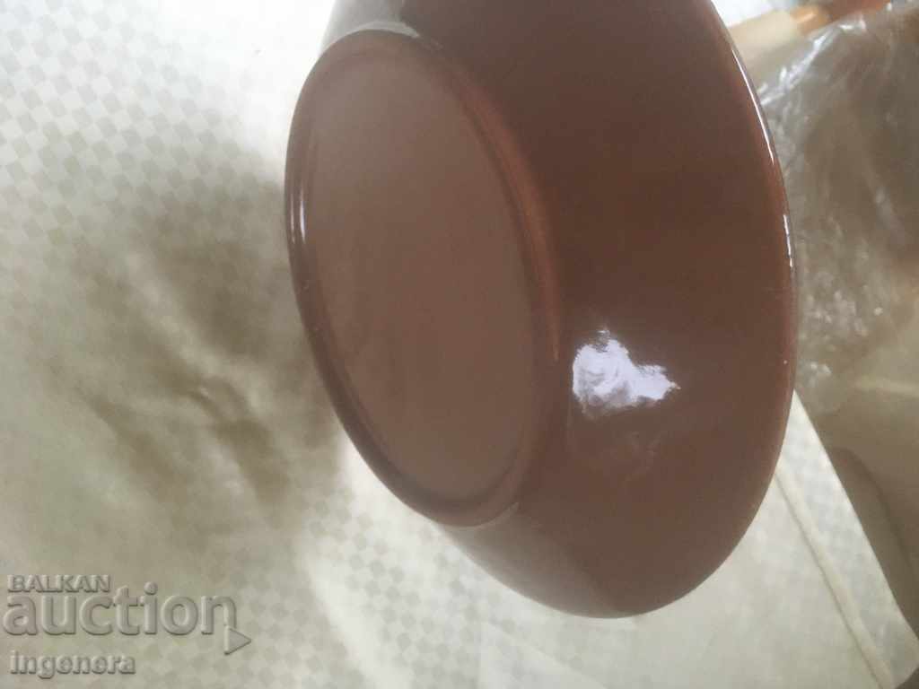 Auction TROYAN CERAMICS FROM THE 70'S PLATES LARGE FOR A WALL Auction TROYAN CERAMICS FROM THE 70'S PLATES LARGE FOR A WALL