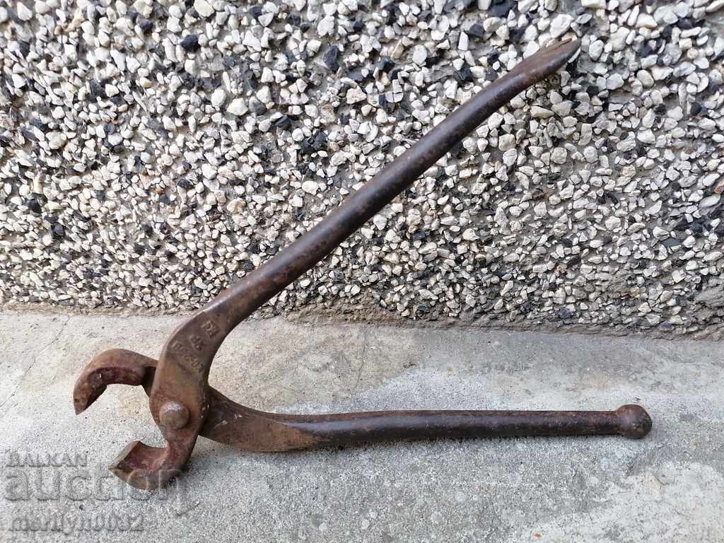 Licitație Clești vechi de marcă URSS