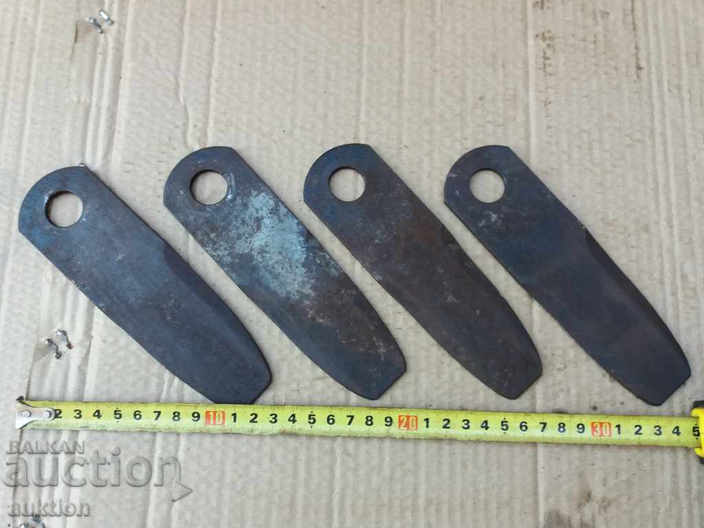 Delivery of SET OF 4 MARKED CUTTERS, EXCELLENT TOOLS Delivery of SET OF 4 MARKED CUTTERS, EXCELLENT TOOLS