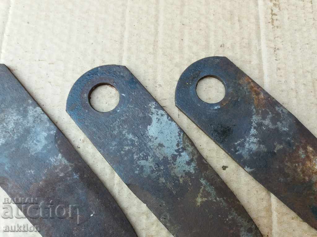 Delivery of LOT OF 3 STEELED CUTTERS, MARKED TOOLS Delivery of LOT OF 3 STEELED CUTTERS, MARKED TOOLS