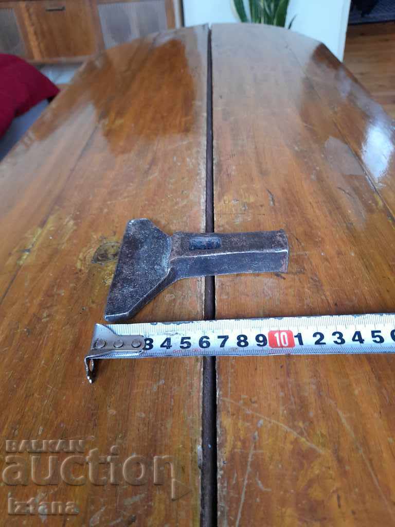 Auction Old hammer, hammer Auction Old hammer, hammer