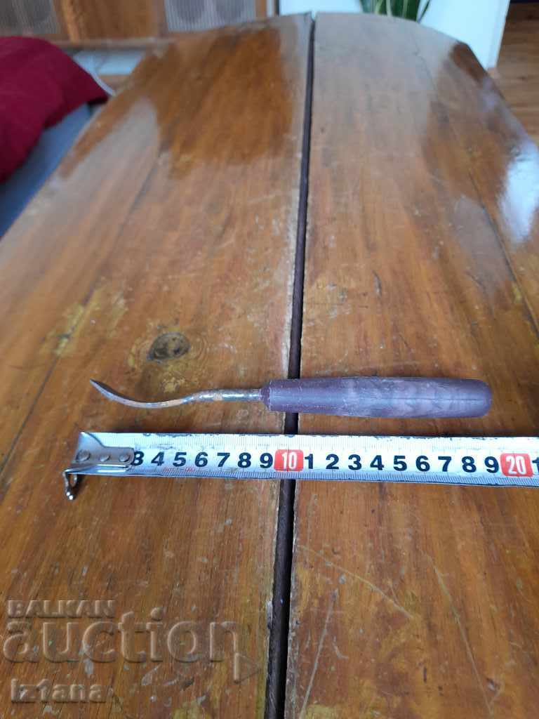 Old wood chisel with price 15.00 BGN | € 7.67