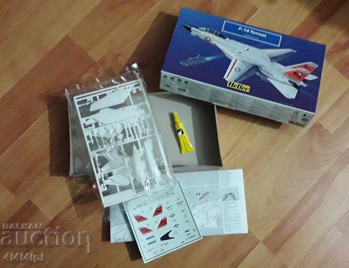 Auction Model of an American F-14 fighter aircraft Auction Model of an American F-14 fighter aircraft