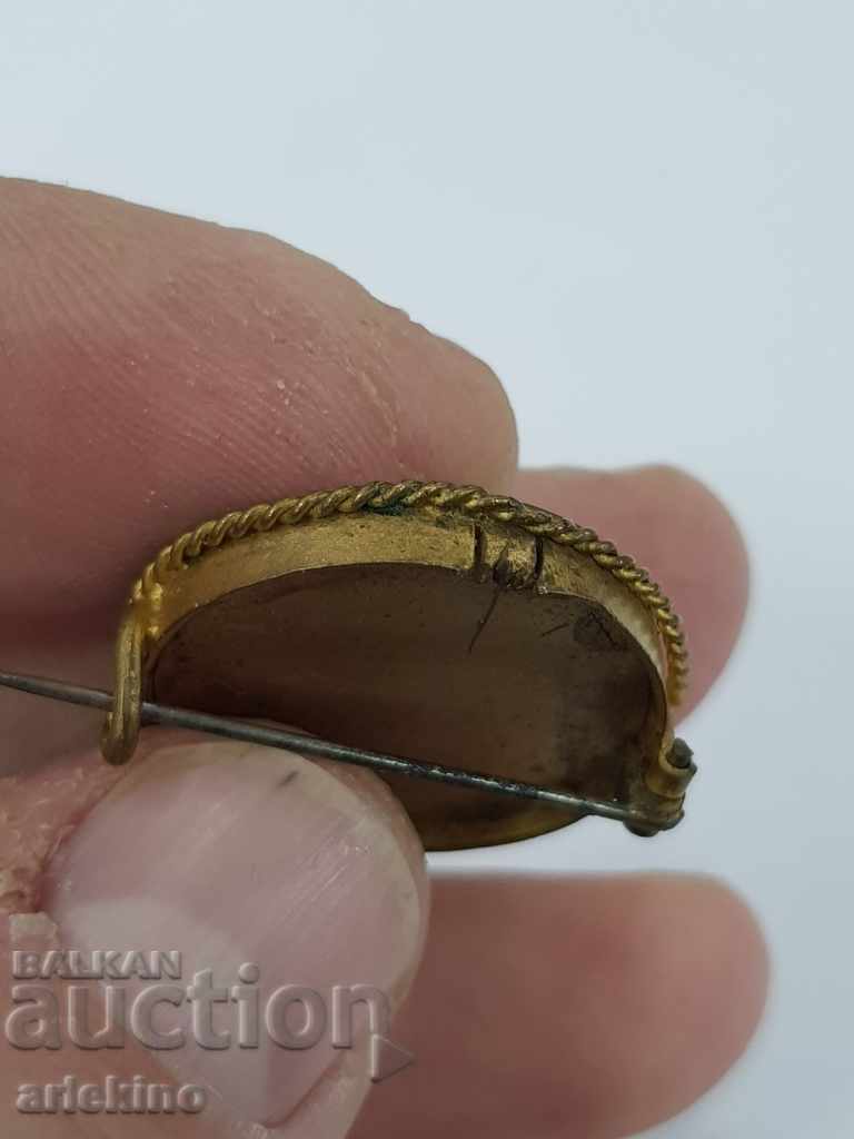 Hand-painted old gilded brooch of the early 20th century - 5