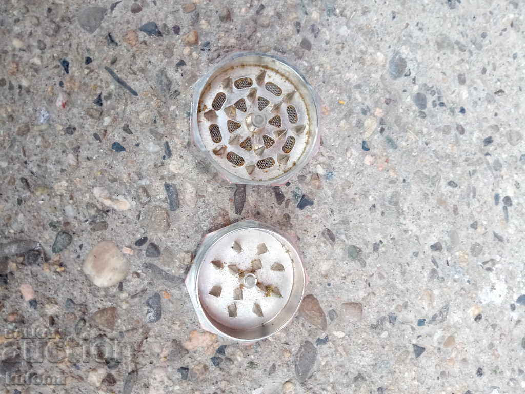 Κιβώτιο άλεσης καπνού με τιμή 14.99 BGN | € 7.66 Κιβώτιο άλεσης καπνού με τιμή 14.99 BGN | € 7.66