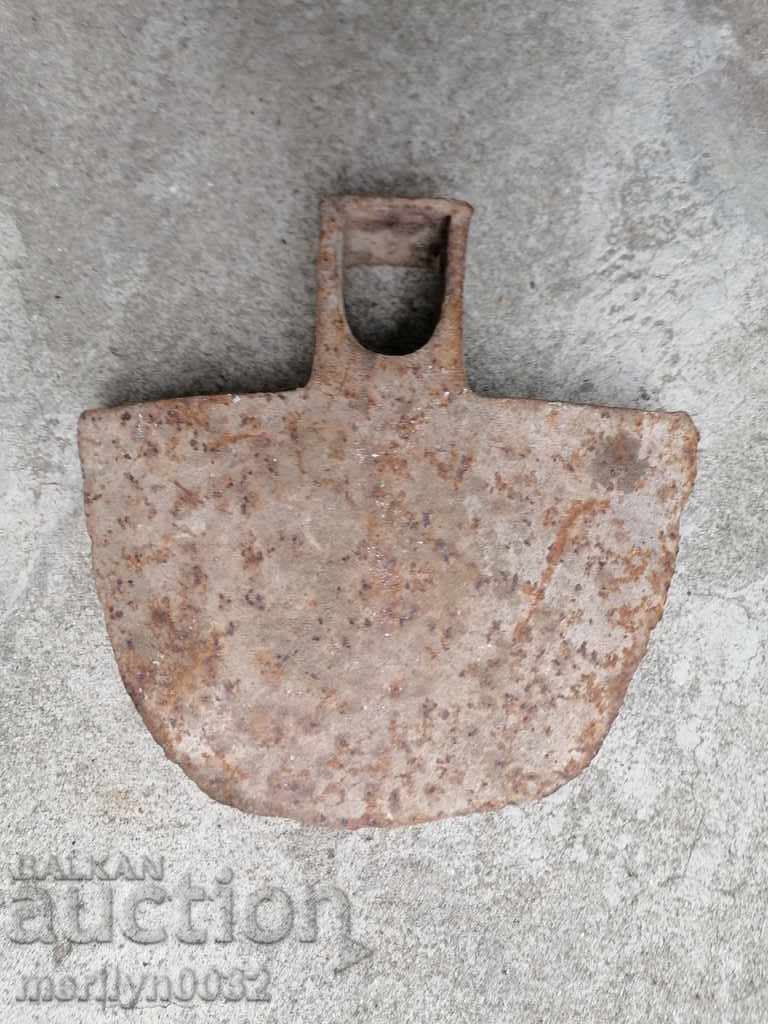 Forged pitchfork, hoe, agricultural tool, wrought iron with price 46.00 BGN | € 23.52 Forged pitchfork, hoe, agricultural tool, wrought iron with price 46.00 BGN | € 23.52