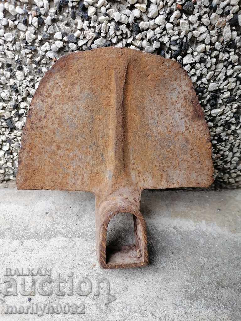 Кована чапа,  мотика, земеделски инструмент, ковано желязо