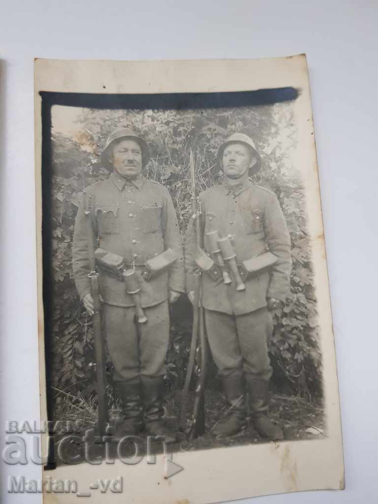 Delivery of Military pictures