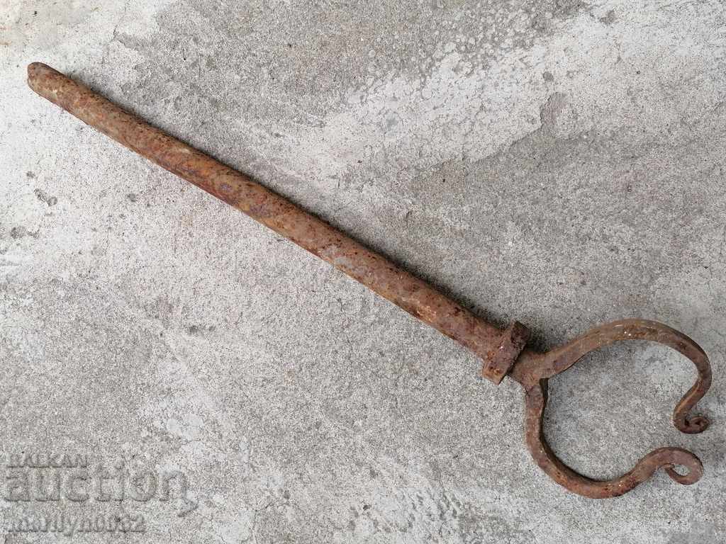 Auction Hand-woven wedge of wrought iron wrought iron approx Auction Hand-woven wedge of wrought iron wrought iron approx