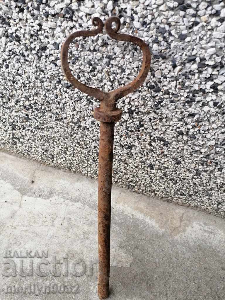 Delivery of Hand-woven wedge of wrought iron wrought iron approx Delivery of Hand-woven wedge of wrought iron wrought iron approx