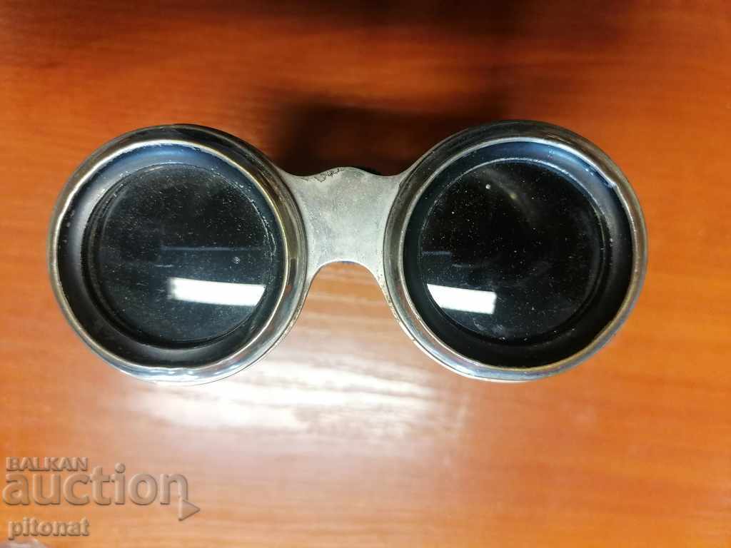 Delivery of Antique binoculars JOCKEY CLUB PARIS