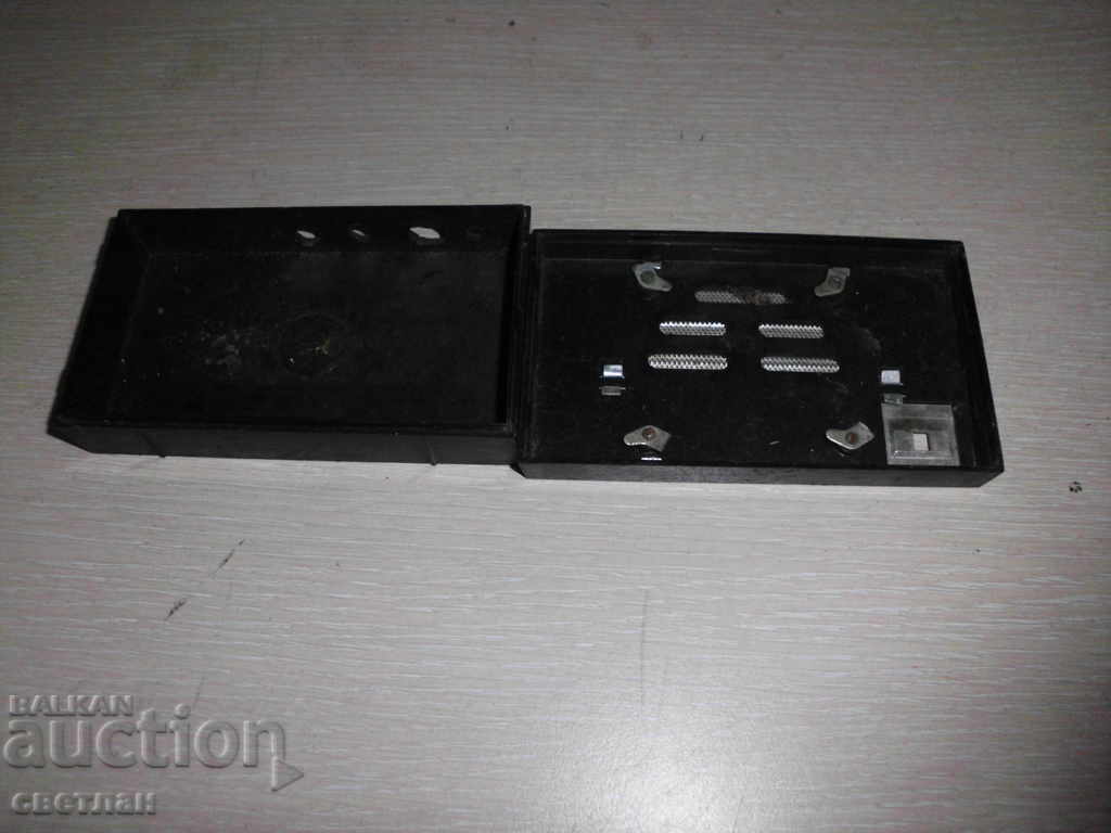 CUTIE DE LA YUNAȘT cu preț 22.00 BGN | € 11.25