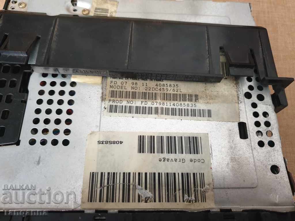 Auction  Original cassette player for Renault