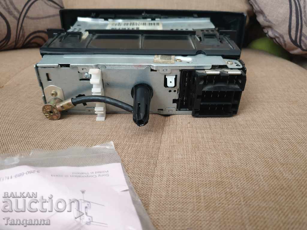 Delivery of Original cassette player for Renault