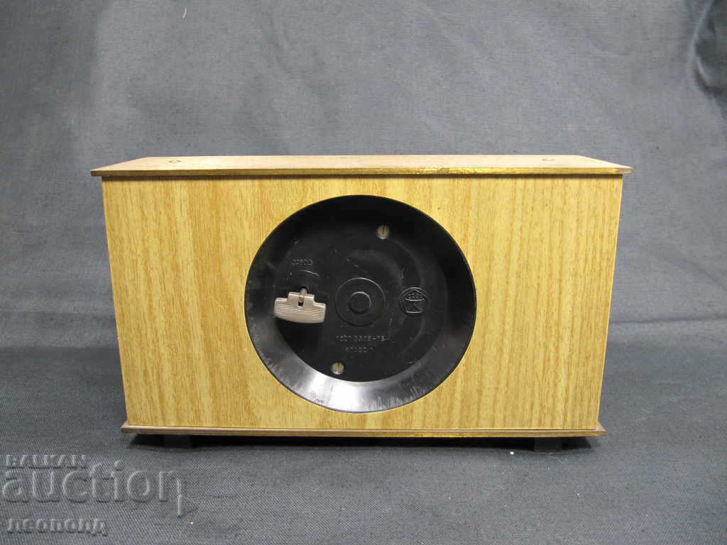 Delivery of RETRO USSR SOCIALIST TABLE MECHANICAL WEEKLY CLOCK MOLNIYA
