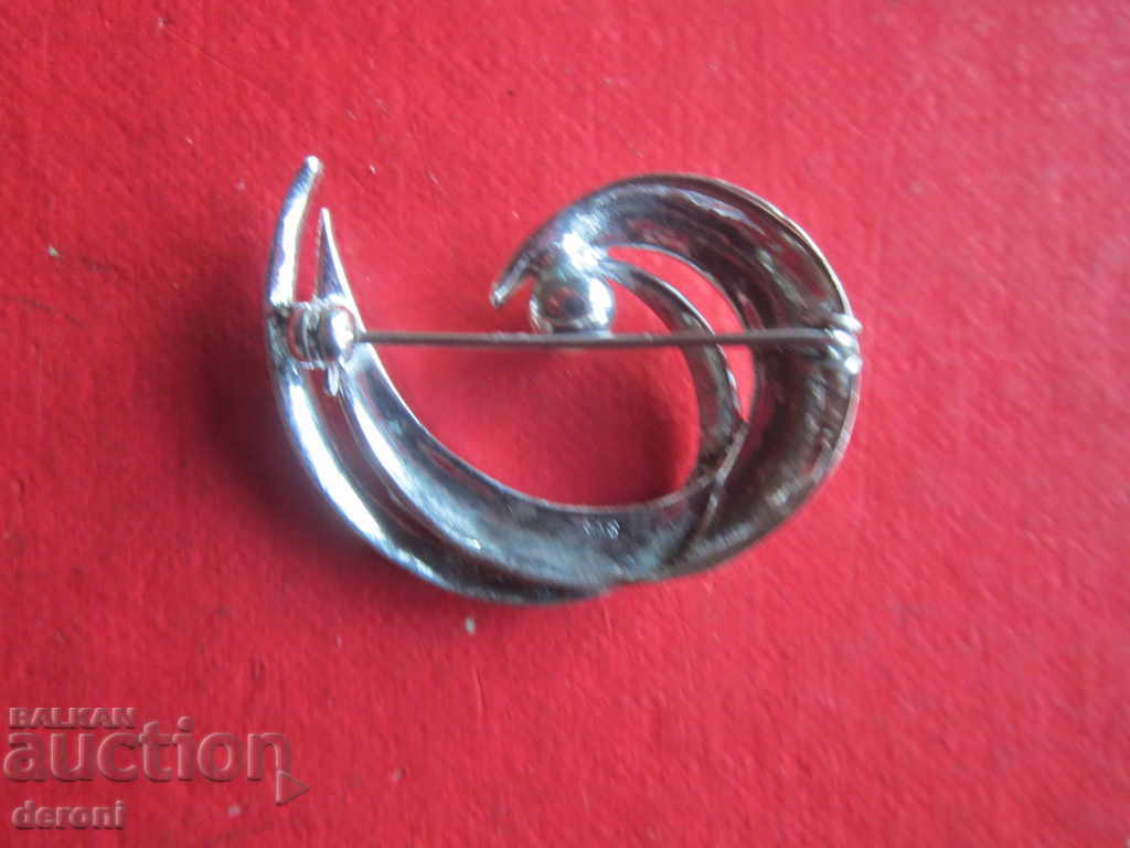 Auction  Unique silver brooch with pearl and stones