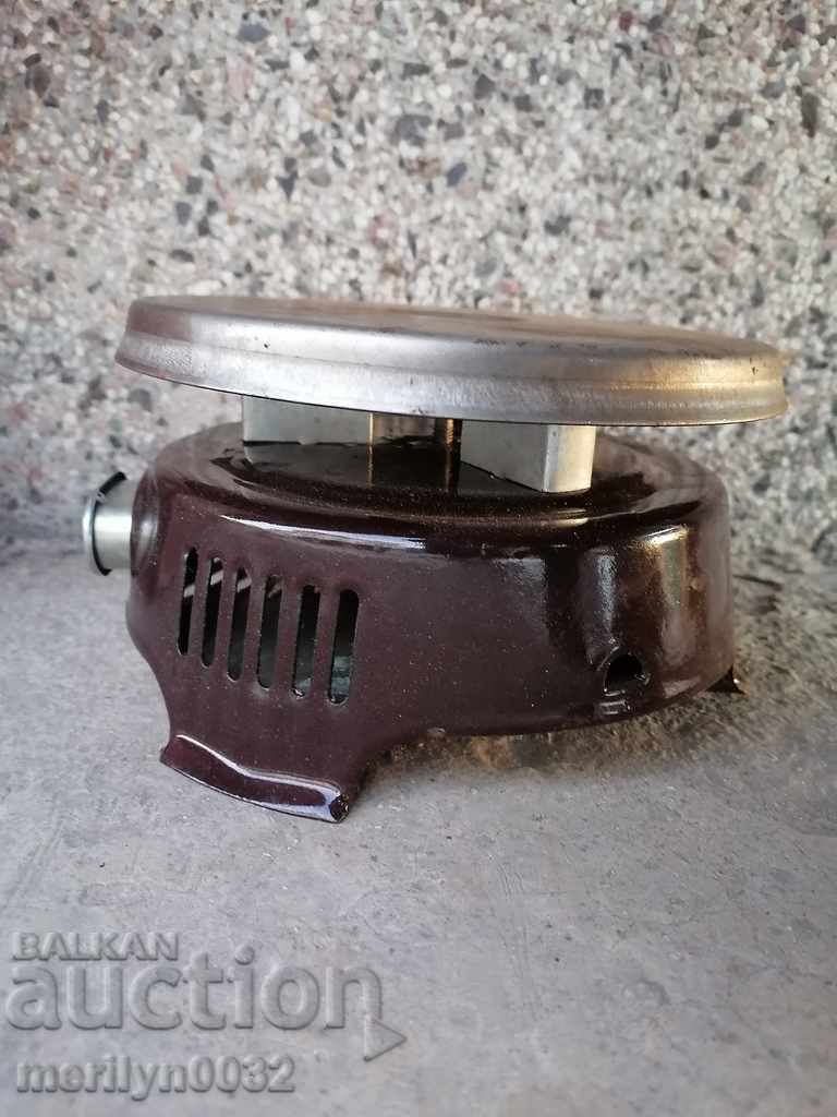 Old social stove with closed rheotan Elprom 800 watts