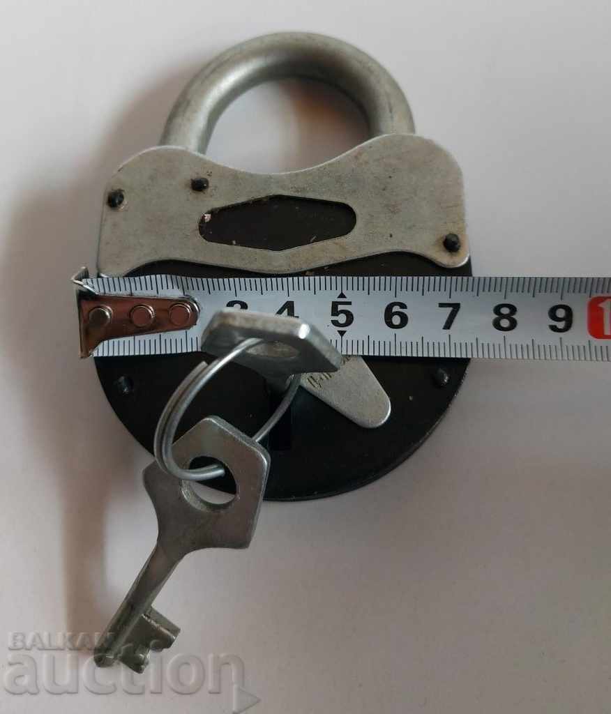 Auction OLD SOVIET LARGE LOCKSMITH WORKING BUCKET LOCK KEY USSR Auction OLD SOVIET LARGE LOCKSMITH WORKING BUCKET LOCK KEY USSR