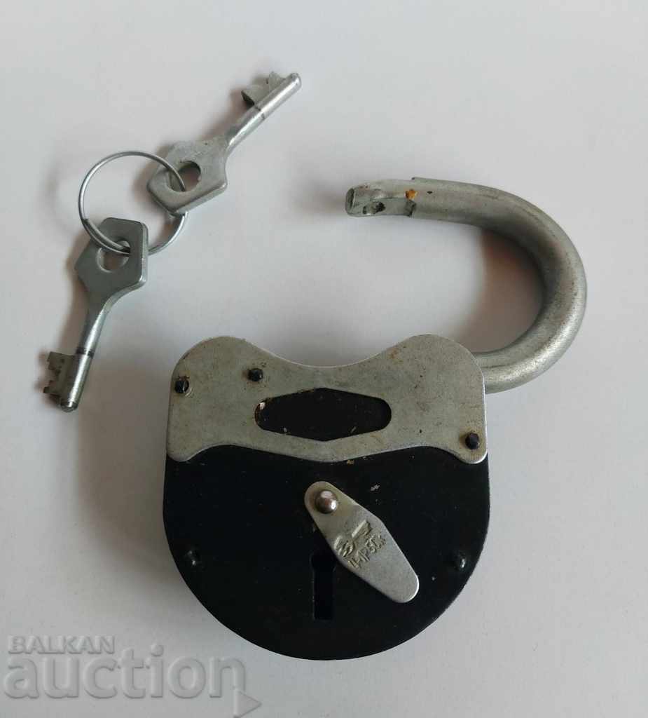 Delivery of OLD SOVIET LARGE LOCKSMITH WORKING BUCKET LOCK KEY USSR Delivery of OLD SOVIET LARGE LOCKSMITH WORKING BUCKET LOCK KEY USSR