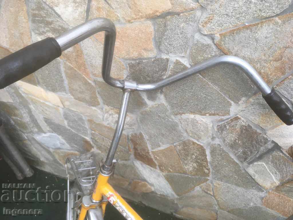 Auction BALKAN FOLDING WHEEL ENAMELED FENDERS AND GUARD Auction BALKAN FOLDING WHEEL ENAMELED FENDERS AND GUARD