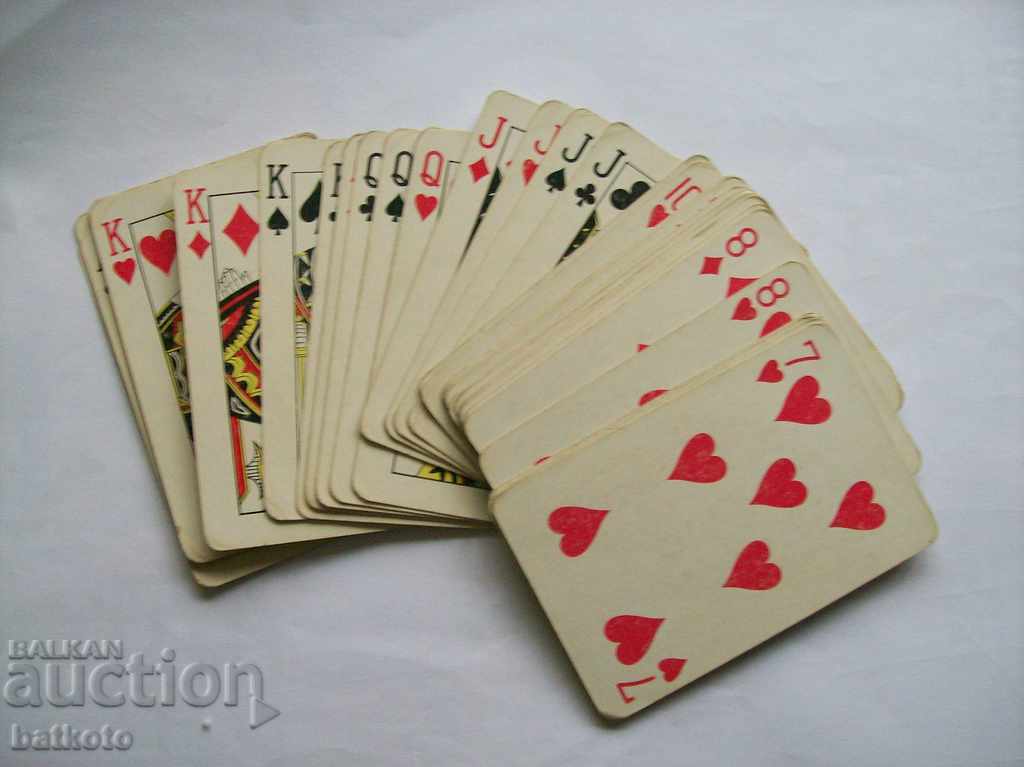 Παλιά τράπουλα με χαρτιά που λείπουν με τιμή 2.00 BGN | € 1.02 Παλιά τράπουλα με χαρτιά που λείπουν με τιμή 2.00 BGN | € 1.02