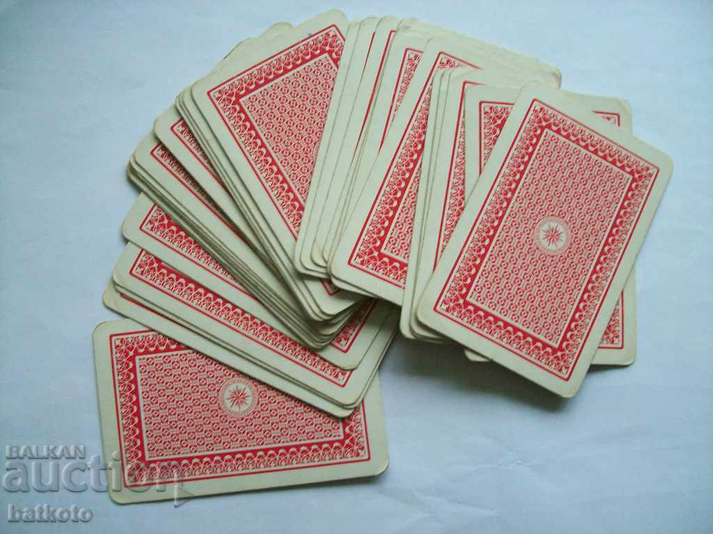 Старо тесте карти за игра с липсващи карти