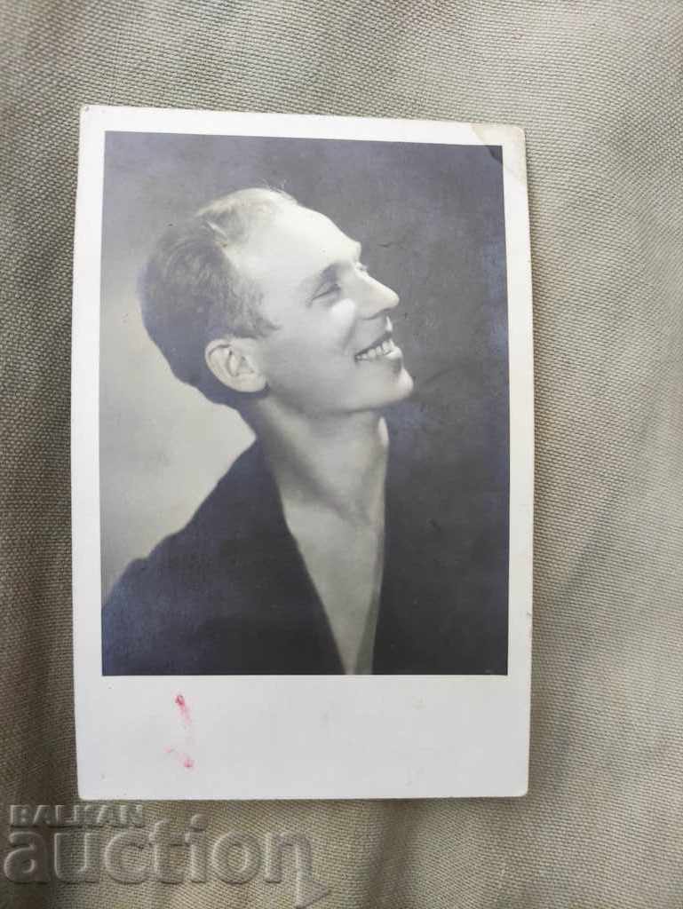 Киевский художник Данила Дзэваневский Киевский художник Данила Дзэваневский