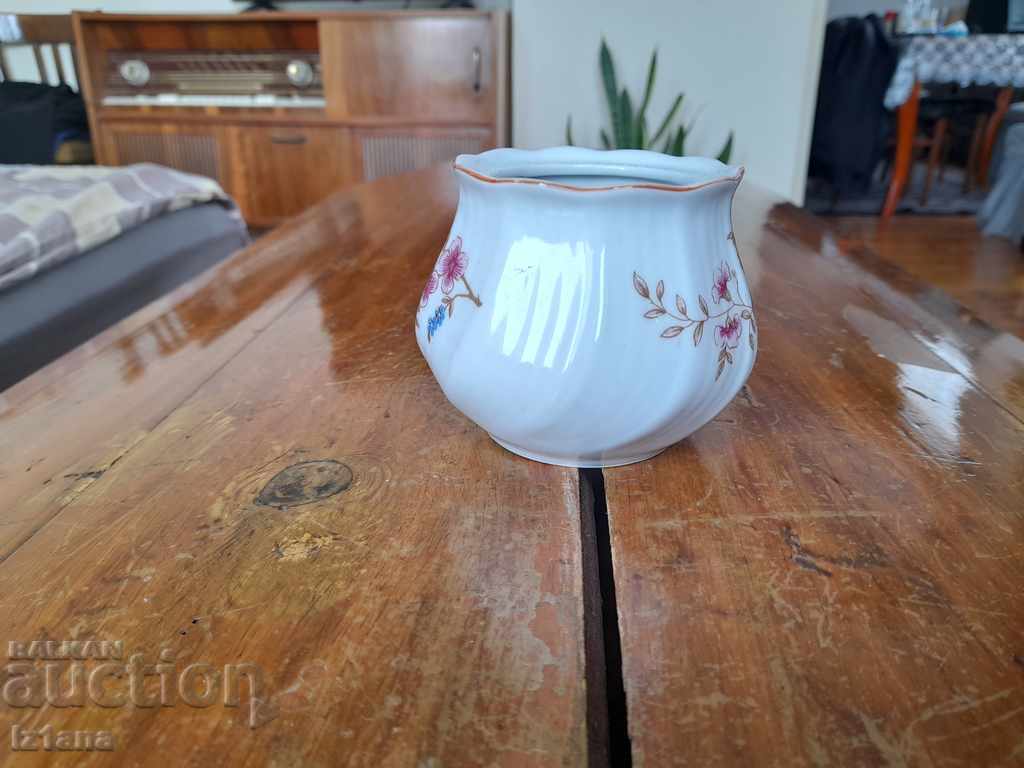 Vechi vas de zahăr din porțelan cu preț 6.00 BGN | € 3.07 Vechi vas de zahăr din porțelan cu preț 6.00 BGN | € 3.07