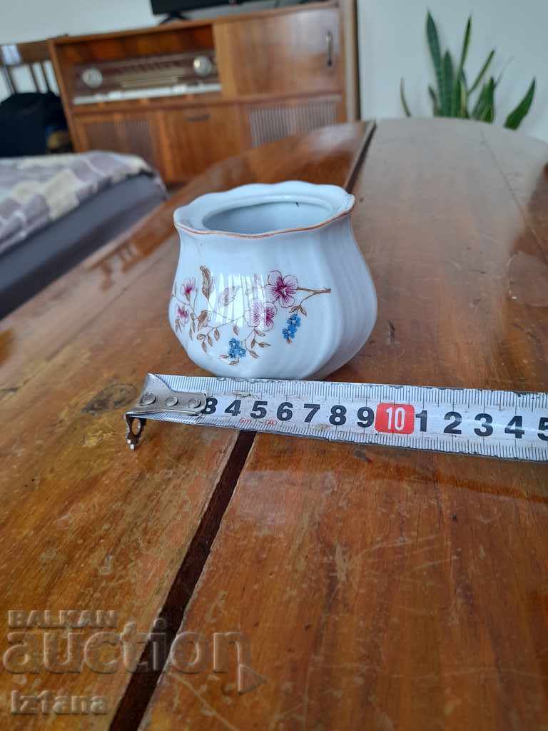 Licitație Vechi vas de zahăr din porțelan Licitație Vechi vas de zahăr din porțelan