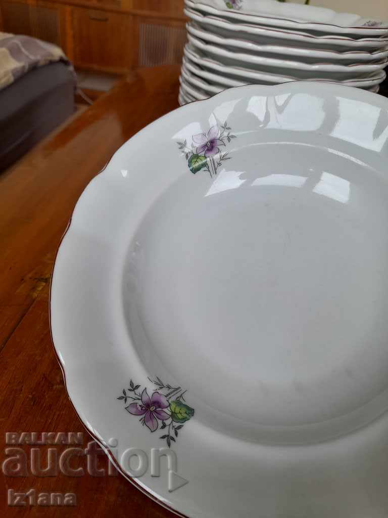 Auction Old porcelain dish, plates Auction Old porcelain dish, plates