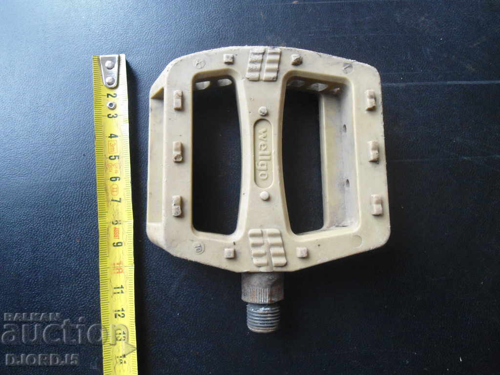 Delivery of Bicycle pedal