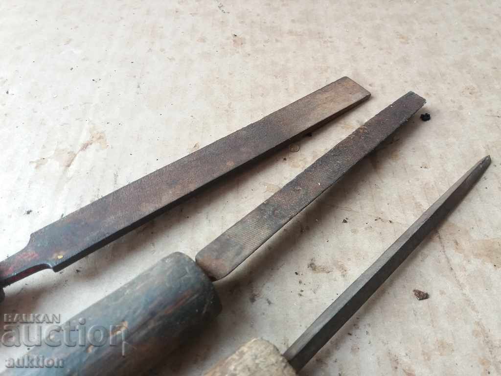 Delivery of SET OF THREE - 3 - SAWS - TOOLS