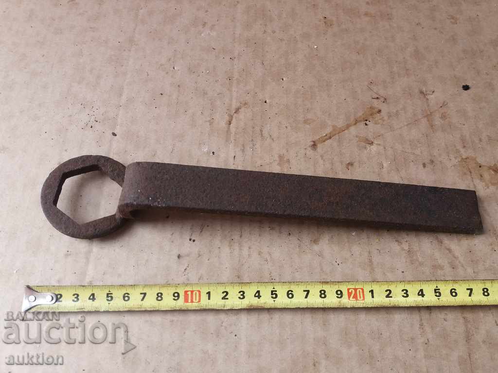 MASSIVE FORGED TROLLEY WRENCH, WAGON with price 4.49 BGN | € 2.30 MASSIVE FORGED TROLLEY WRENCH, WAGON with price 4.49 BGN | € 2.30