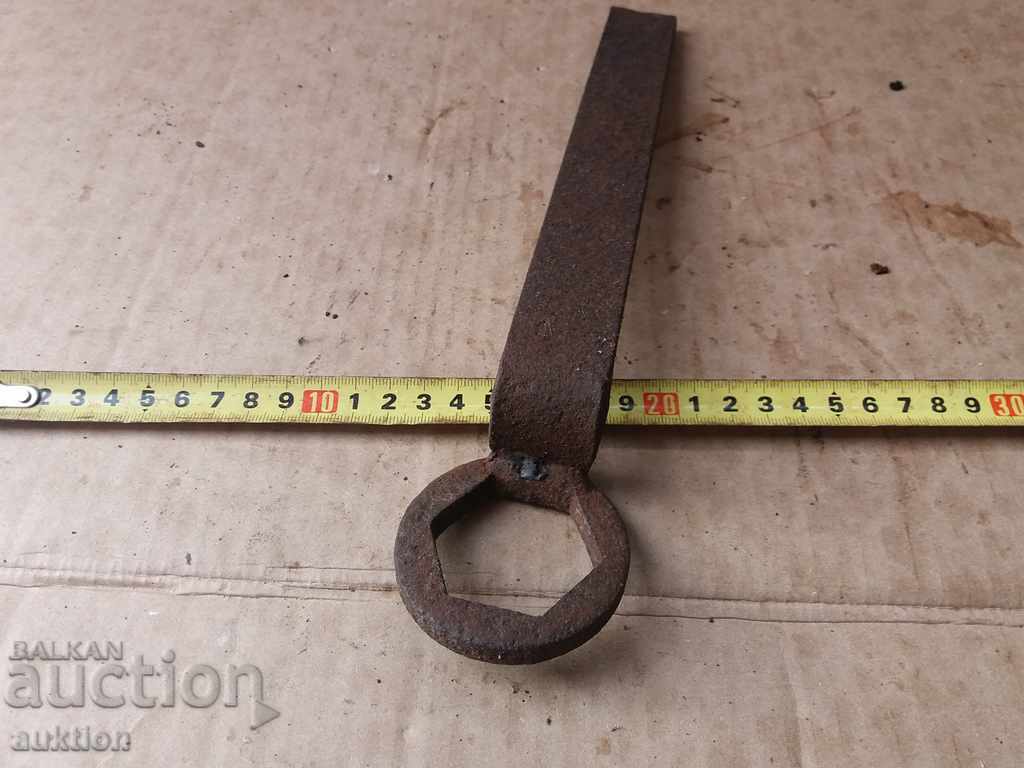 MASSIVE FORGED TROLLEY WRENCH, WAGON - 6 MASSIVE FORGED TROLLEY WRENCH, WAGON - 6