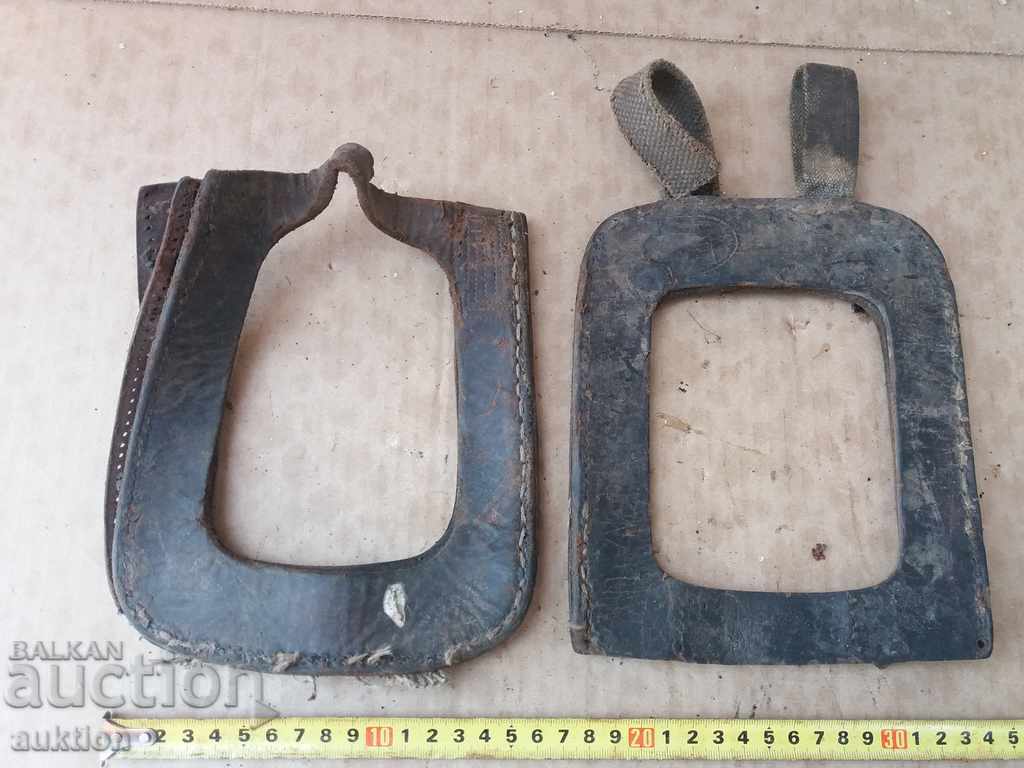 Аукцион КОМПЛЕКТ ОТ 4 БРОЯ КОЖЕНИ НОСАЧИ ЗА ВОЕННИ ЛОПАТКИ Аукцион КОМПЛЕКТ ОТ 4 БРОЯ КОЖЕНИ НОСАЧИ ЗА ВОЕННИ ЛОПАТКИ