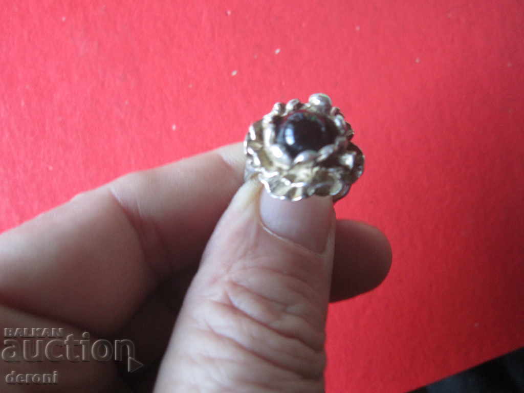 Δημοπρασία Μοναδικό ασημένιο δαχτυλίδι με πέτρινη κορώνα 925 Δημοπρασία Μοναδικό ασημένιο δαχτυλίδι με πέτρινη κορώνα 925