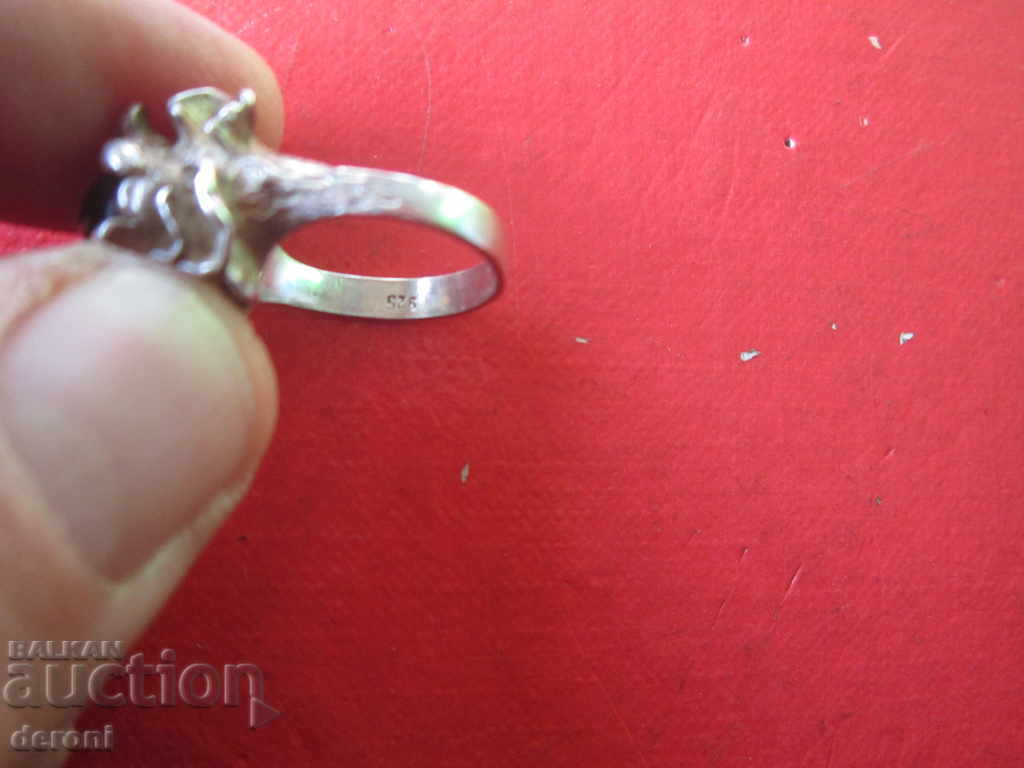 Παράδοση Μοναδικό ασημένιο δαχτυλίδι με πέτρινη κορώνα 925 Παράδοση Μοναδικό ασημένιο δαχτυλίδι με πέτρινη κορώνα 925