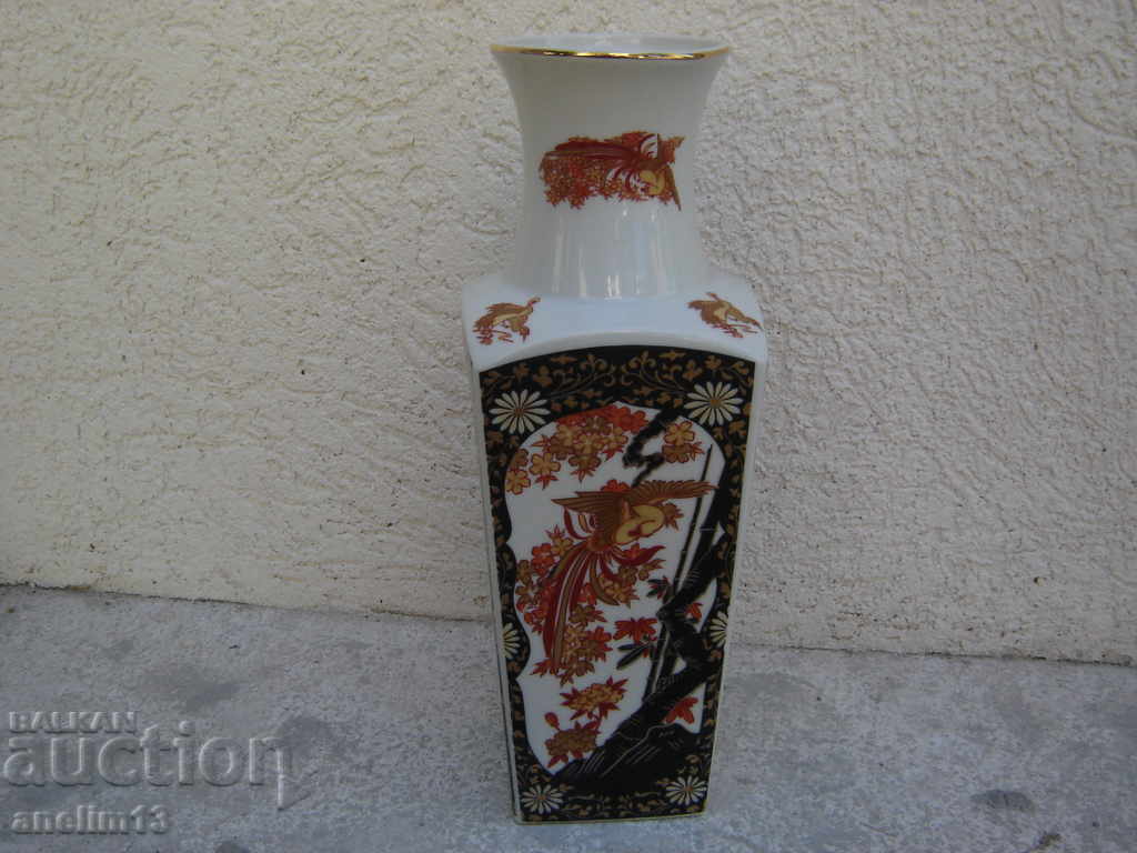 Delivery of DEUTSCHE NORITAKE JAPAN PORCELAIN VASE Delivery of DEUTSCHE NORITAKE JAPAN PORCELAIN VASE