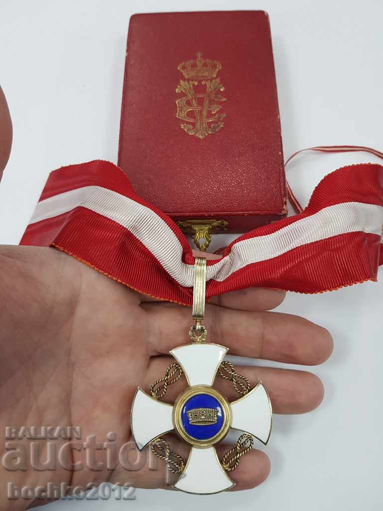 Ordinul Coroanei italiene rar din argint cu cutie și panglică cu preț € 460.00 | 899.68 BGN