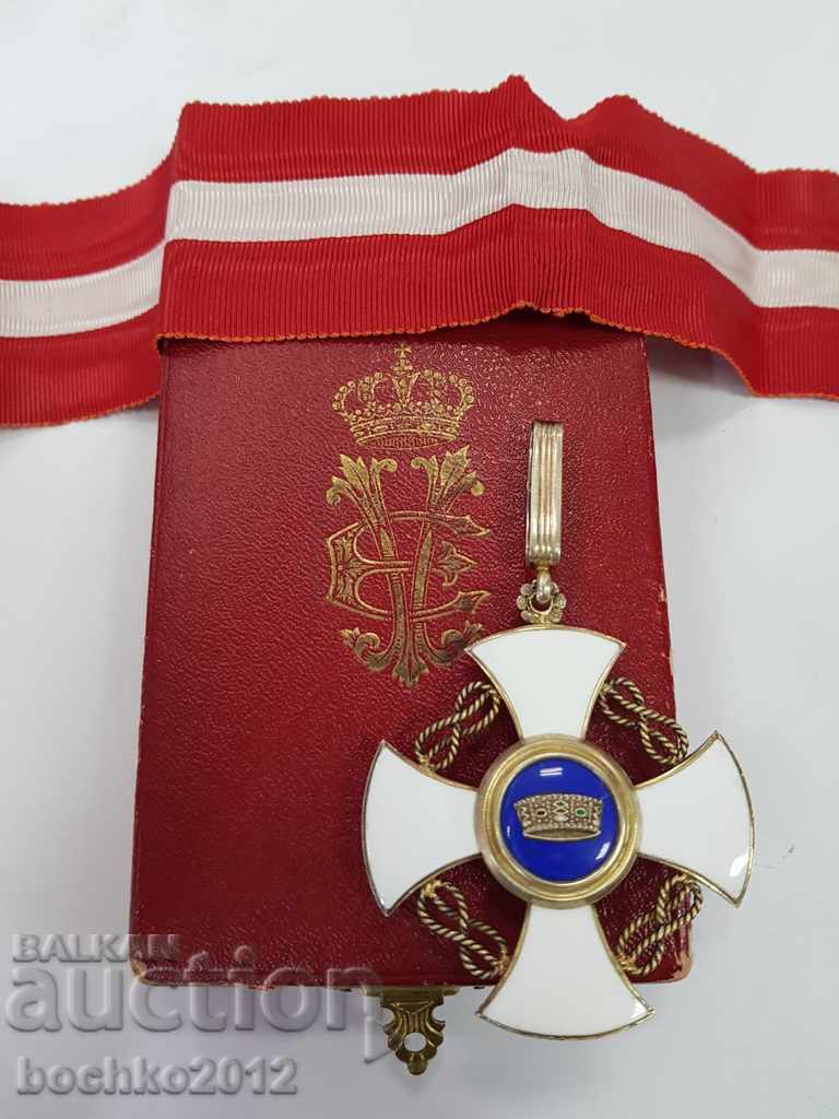 Rare Italian silver Order of the Crown with box and ribbon
