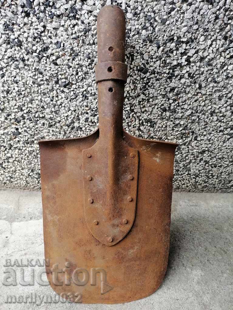 Military straight shovel, wrought iron World WW1 with price 49.00 BGN | € 25.05