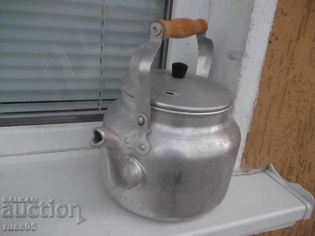 Auction Aluminum teapot from the juice Auction Aluminum teapot from the juice