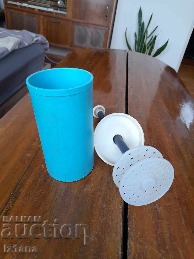 Auction  Old kitchen, household appliance for kefir