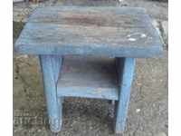 Μια παλιά ξύλινη καρέκλα