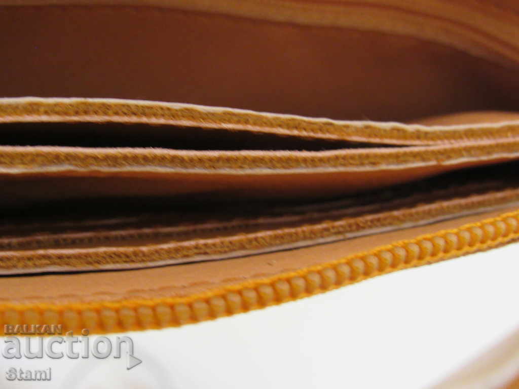 Аукцион Дамско портмоне от естествена кожа-св. кафяво,нов,Монголия Аукцион Дамско портмоне от естествена кожа-св. кафяво,нов,Монголия