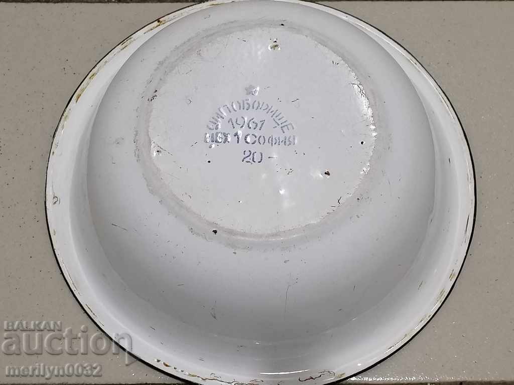 Enameled dish, enamel bowl, bowl, wounded soup with price 39.00 BGN | € 19.94 Enameled dish, enamel bowl, bowl, wounded soup with price 39.00 BGN | € 19.94